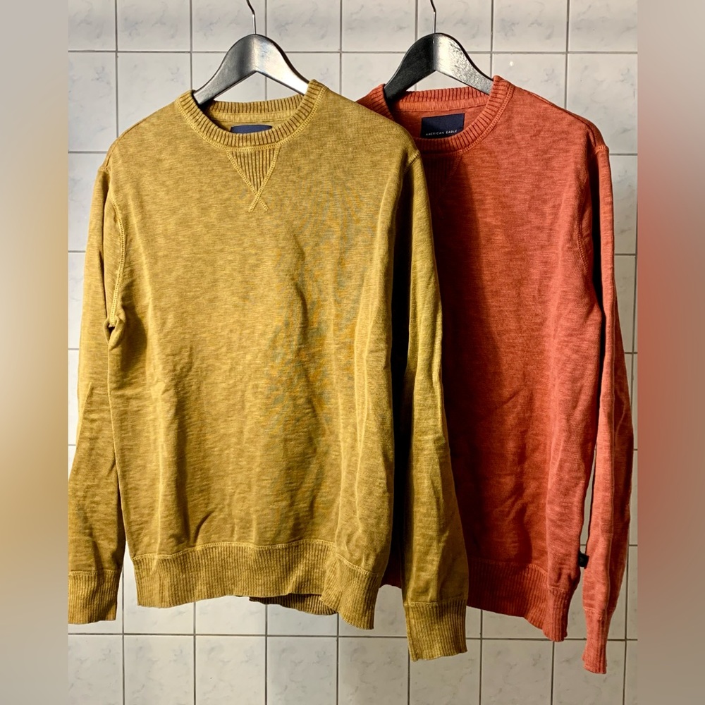 Two American Eagle Men’s Medium Sweaters!!